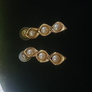 Vintage Richelieu pierced earrings